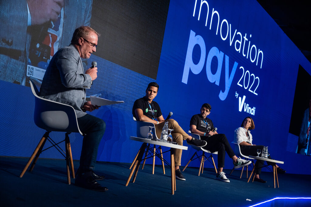 Innovation Pay 2022: Darryl Green, CEO da CAF, com a participação de Rodrigo Tognini, CEO da Conta Simples, Mário Augusto, CEO da NG.Cash e Lara Thomazini, Head de Marketing e Growth da N26.